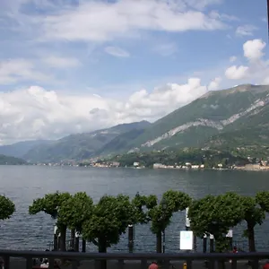 https://imbarcadero-lake-view.it-lombardy.com