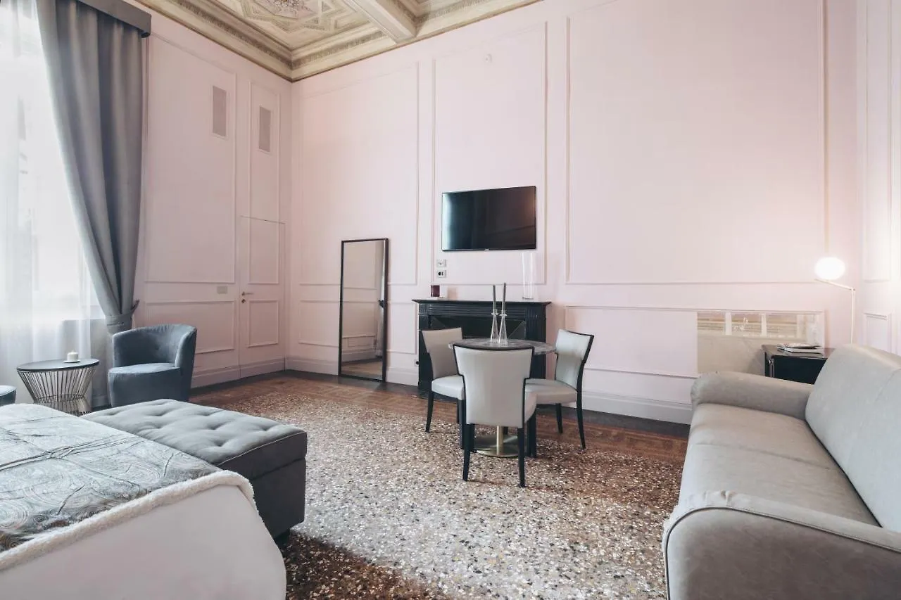 Gregorini Bingham Art Luxury Suites Bologna 2*,  Italien
